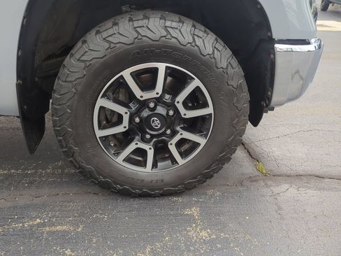 Used 2018 Toyota Tundra SR5 w/ TRD Off Road Package AWD/4WD image 11