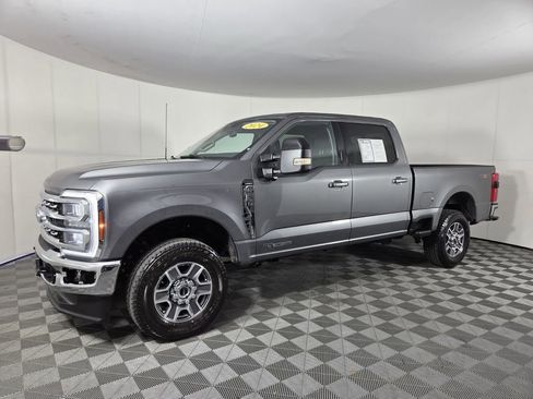 Used 2024 Ford F250 Lariat image 9
