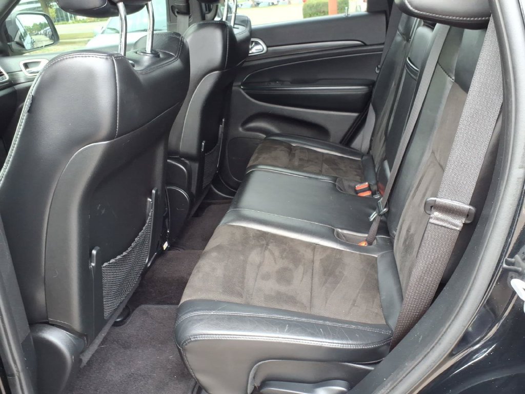 Used 2019 Jeep Grand Cherokee Altitude AWD/4WD image 12