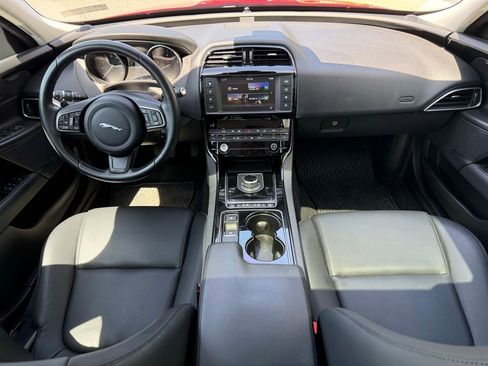 Used 2017 Jaguar XE Premium RWD image 6
