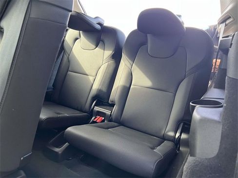 Used 2024 Volvo XC90 B6 Plus w/ Protection Package Premier image 16