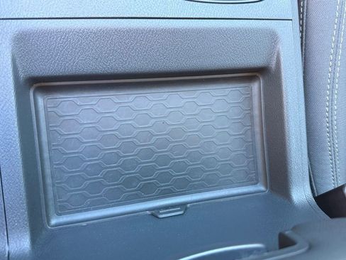 Used 2022 Nissan Frontier SV w/ Technology Package image 17