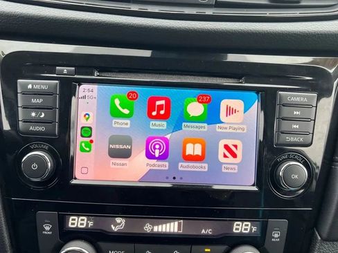 Used 2019 Nissan Rogue SL w/ Premium Package image 38