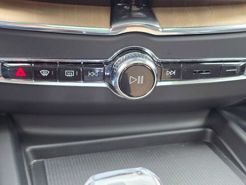 Used 2026 Volvo XC60 B5 Plus w/ Climate Package AWD/4WD image 29