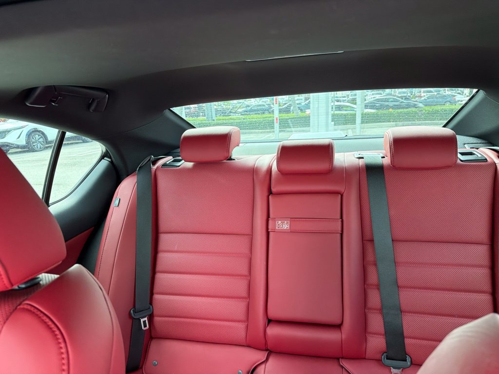 Used 2024 Lexus IS 300 F Sport RWD image 15
