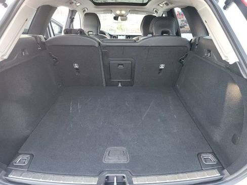 Certified 2025 Volvo XC60 B5 Plus image 29