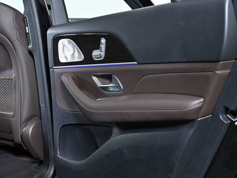 Used 2022 Mercedes-Benz GLS 450 4MATIC image 36