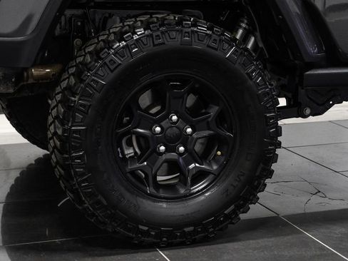Used 2023 Jeep Gladiator Willys image 61