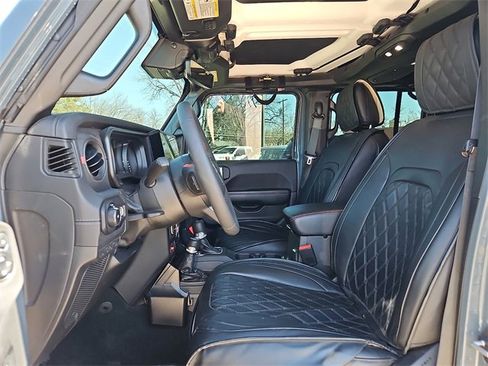 Used 2024 Jeep Wrangler Unlimited Rubicon image 15