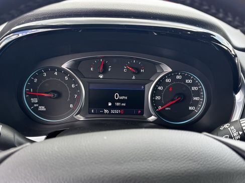 Used 2022 Chevrolet Traverse LT image 18