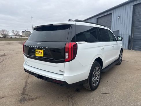 Used 2025 Ford Expedition Active image 5