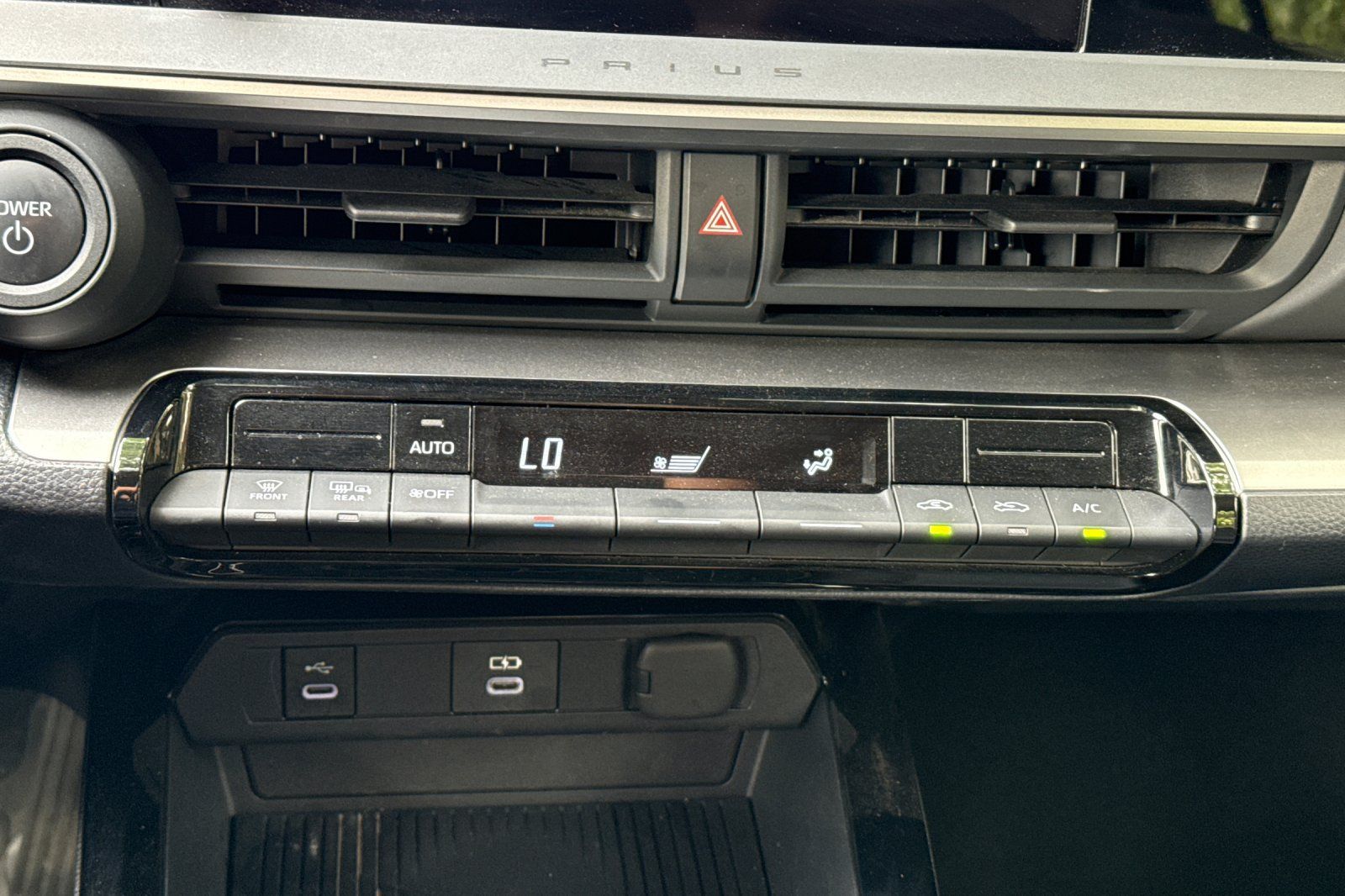 Used 2025 Toyota Prius LE FWD image 24