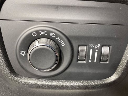 Used 2023 Jeep Grand Cherokee Laredo w/ Luxury Tech Group I AWD/4WD image 44