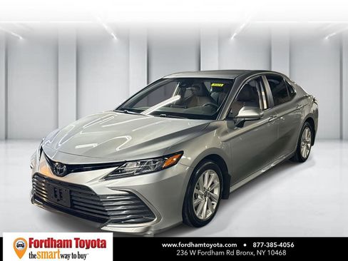 Used 2023 Toyota Camry LE image 4