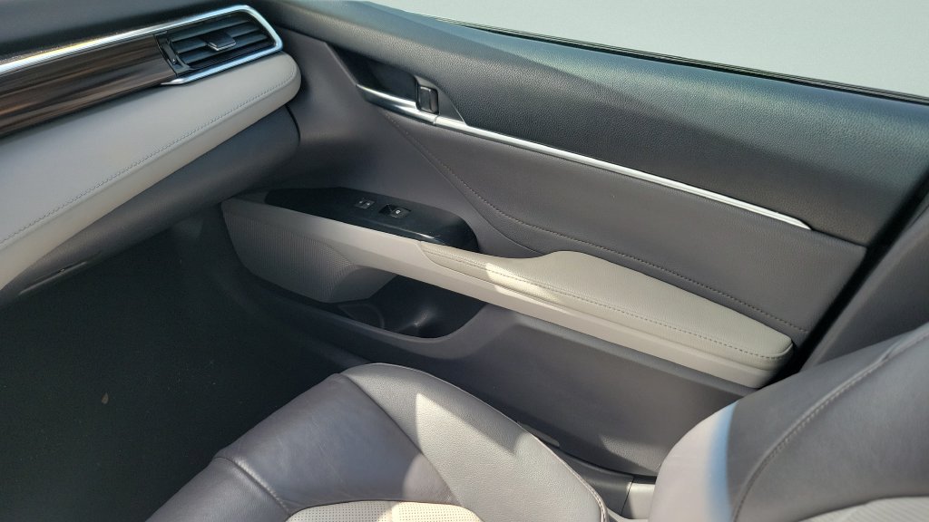 Used 2018 Toyota Camry XLE w/ Audio Package FWD image 13