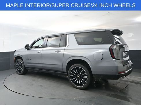 Used 2026 Chevrolet Suburban High Country image 3