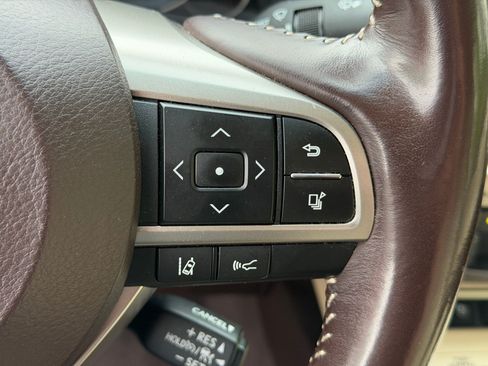 Used 2016 Lexus ES 300h w/ Luxury Package w/Wood Trim FWD image 27