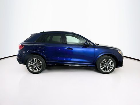 Used 2023 Audi Q3 2.0T Premium w/ Black Optic Sport Package AWD/4WD image 10
