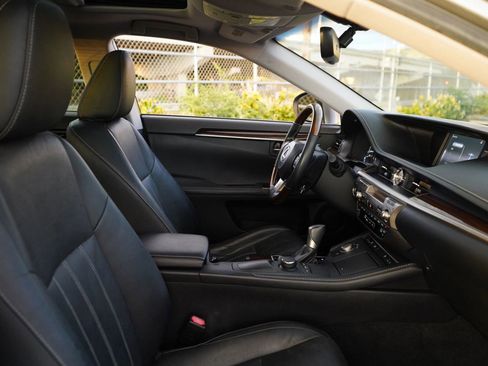 Used 2016 Lexus ES 350 image 23