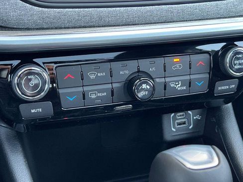 New 2026 Jeep Compass Latitude AWD/4WD image 20