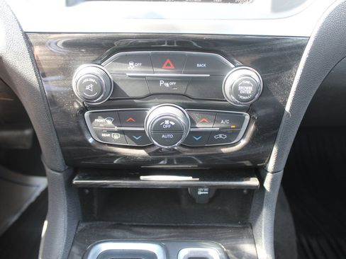 Used 2015 Chrysler 300 Limited w/ 300 Premium Group AWD/4WD image 31
