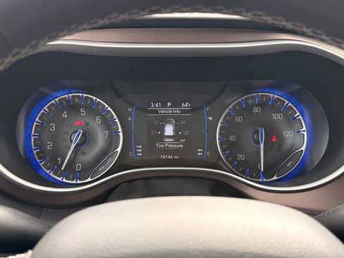 Used 2022 Chrysler Voyager LX FWD image 29