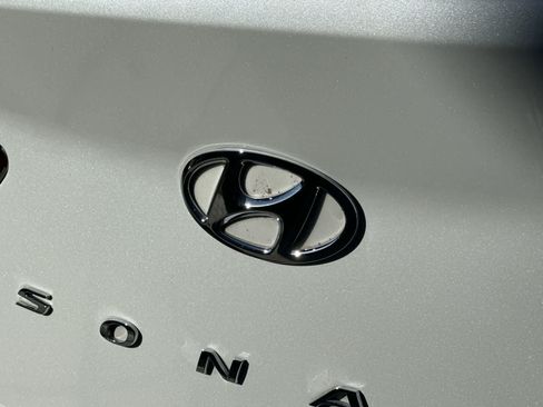 Used 2019 Hyundai Sonata SEL w/ Tech Package 02 FWD image 16