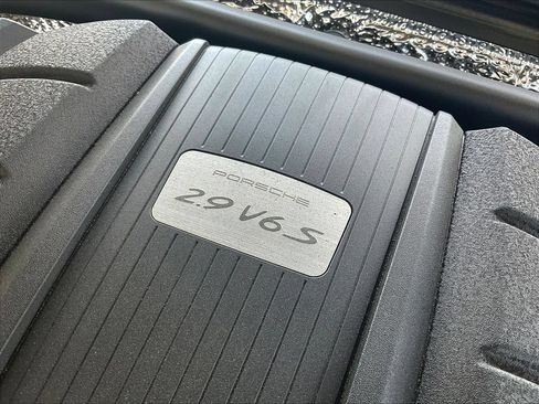Used 2024 Porsche Macan S AWD/4WD image 29