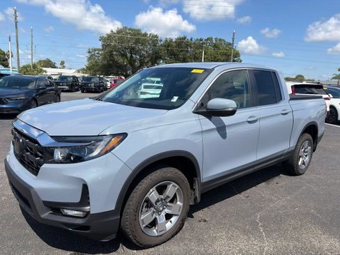 Certified 2025 Honda Ridgeline RTL image 3