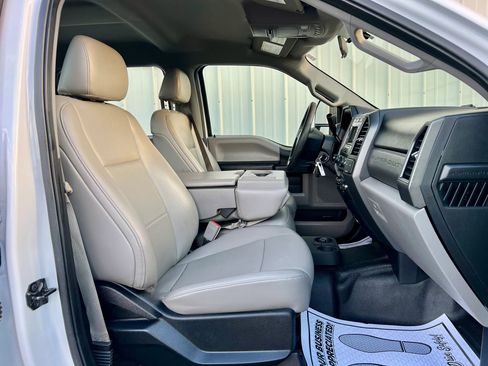 Used 2018 Ford F250 XL w/ Power Equipment Group image 32