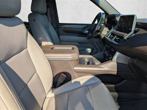 Used 2022 Chevrolet Tahoe Z71 w/ Luxury Package AWD/4WD image 28