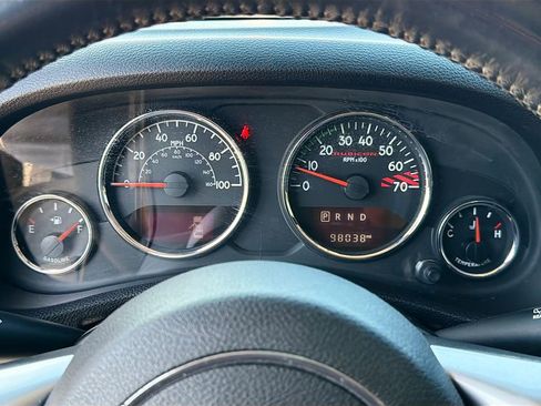 Used 2016 Jeep Wrangler Unlimited Rubicon image 36