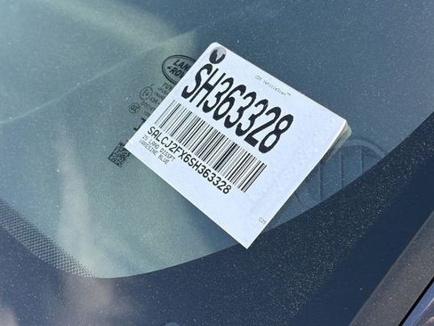 Used 2025 Land Rover Discovery Sport S image 33