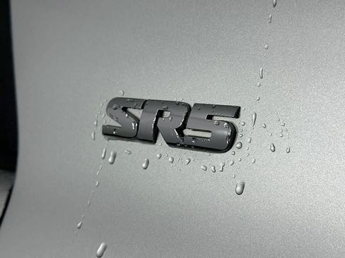 Used 2018 Toyota 4Runner SR5 RWD image 7