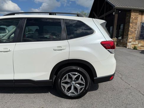 Used 2020 Subaru Forester Premium image 39