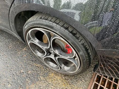 Used 2022 Alfa Romeo Giulia Ti AWD/4WD image 4