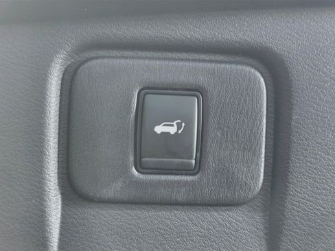 Used 2016 Nissan Murano Platinum w/ Platinum Technology Package FWD image 32