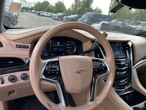 Used 2019 Cadillac Escalade ESV Platinum AWD/4WD image 8