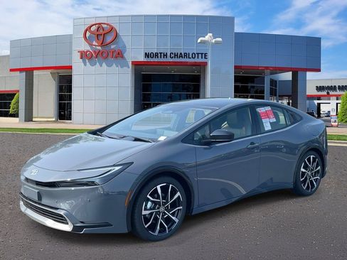 New 2026 Toyota Prius Plug-In Hybrid FWD image 4