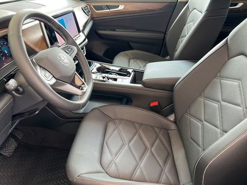 New 2026 Volkswagen Atlas SE image 9