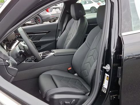 Certified 2026 BMW 530i xDrive w/ Premium Package image 13