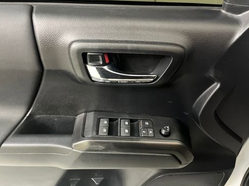 Used 2021 Toyota Tacoma TRD Off-Road image 55