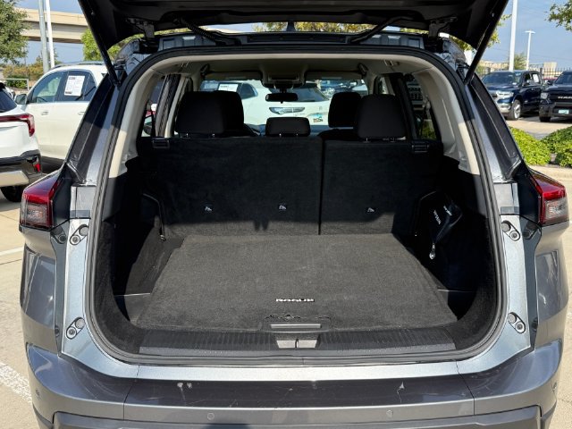 Used 2024 Nissan Rogue S FWD image 27