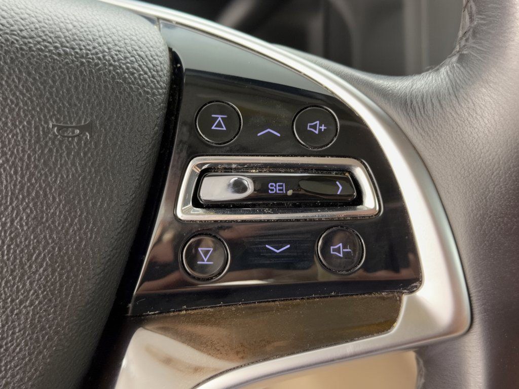 Used 2018 Cadillac Escalade Luxury AWD/4WD image 19