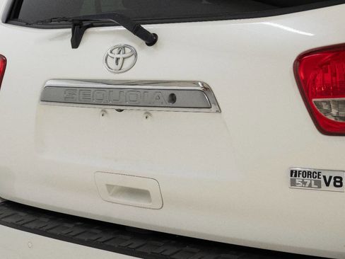 Used 2011 Toyota Sequoia Platinum image 14