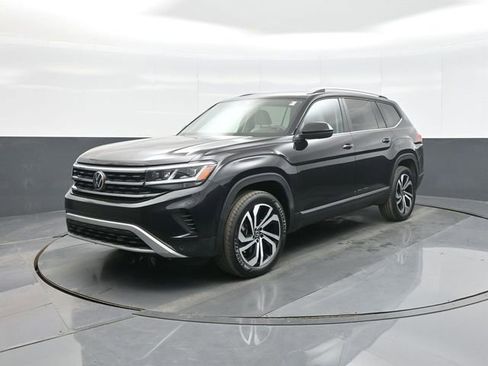 Used 2023 Volkswagen Atlas SEL AWD/4WD image 3