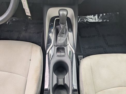 Used 2022 Toyota Corolla LE image 5