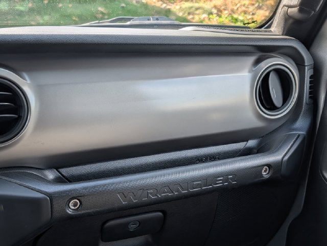 Used 2018 Jeep Wrangler Unlimited Sport AWD/4WD image 15