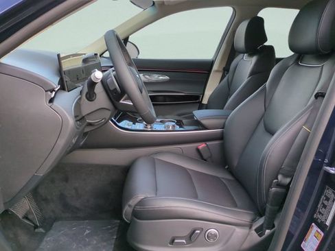 Certified 2026 Genesis GV70 2.5T AWD/4WD image 10
