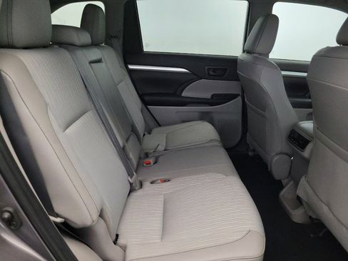 Used 2019 Toyota Highlander Plus AWD/4WD image 19
